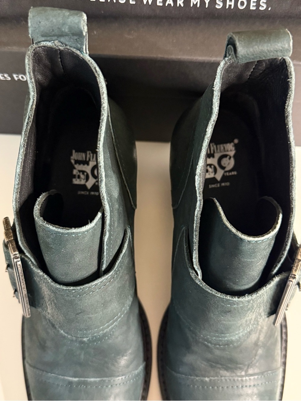 NIB John FLUEVOG Women’s 7 EAST END PORTER Peacock Leather Buckled Ankle Booties - Picture 6 of 10